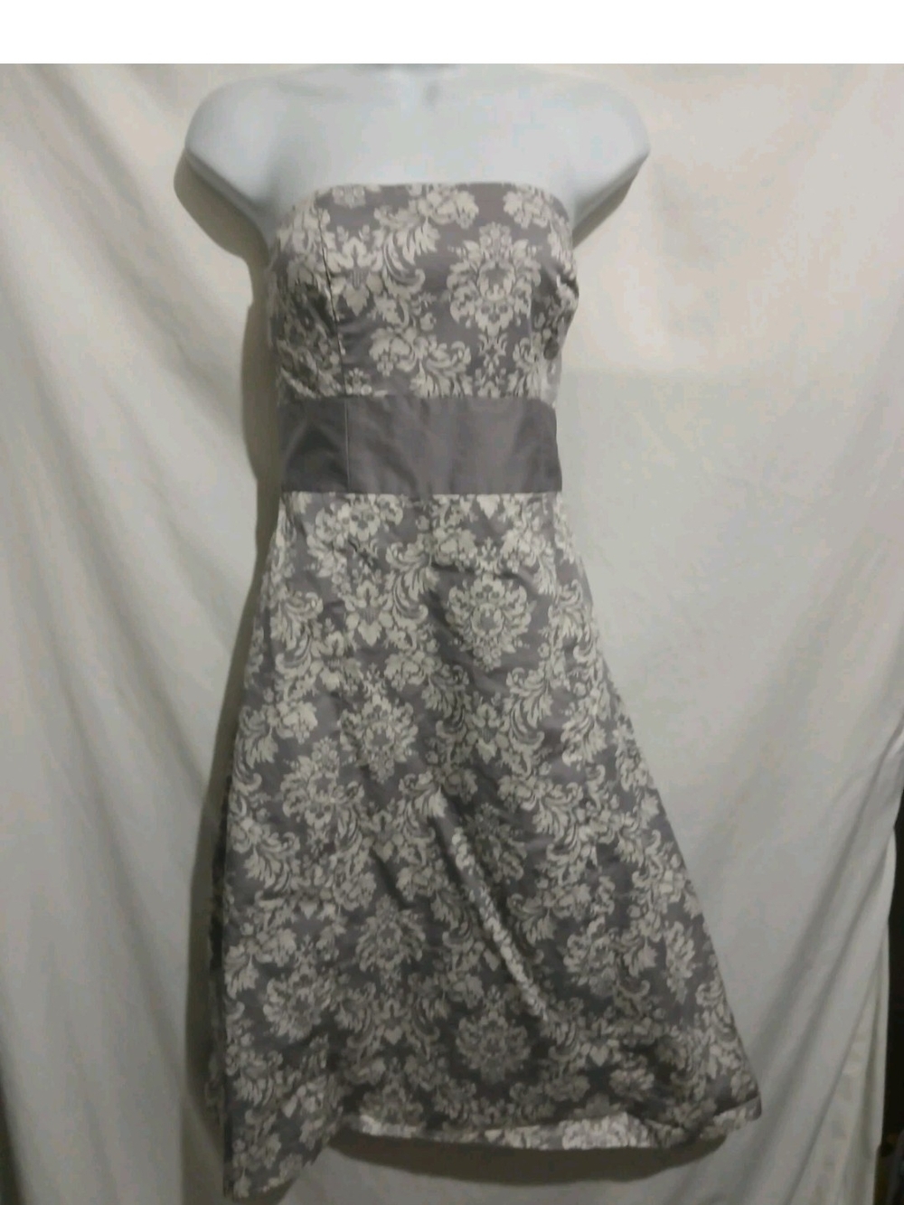 Ann Taylor Loft Size 4 Strapless Gray And White Floral Empire Waist A Line Dress
